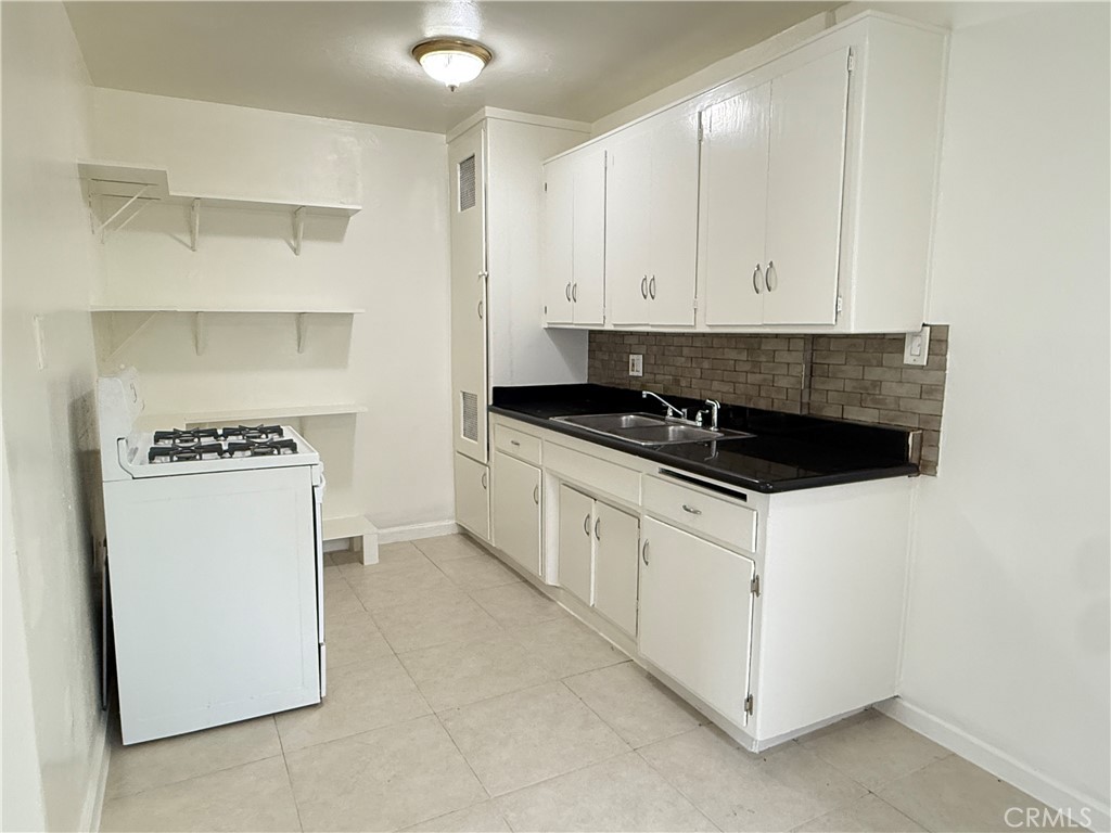 1168 E Mayfair 5 Property Photo 2