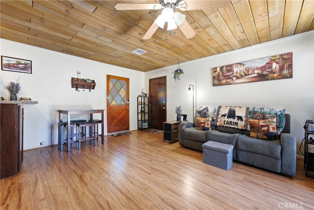 2099 4th Lane Property Photo 4