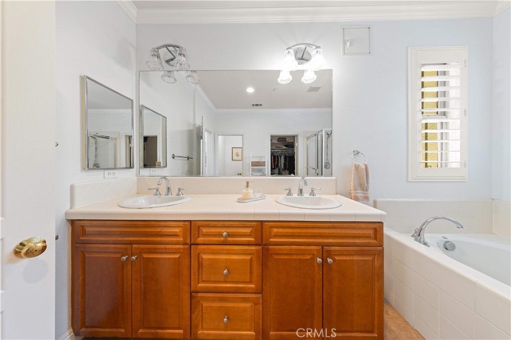 111 Chantilly Property Photo 43