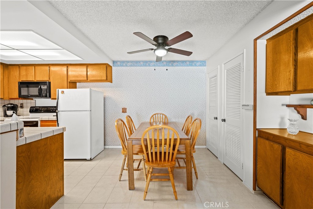 23 Country Mile Road Property Photo 5