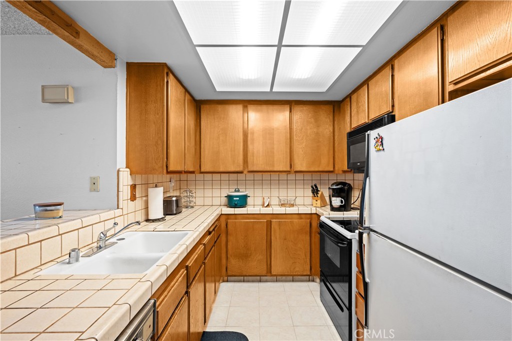 23 Country Mile Road Property Photo 6