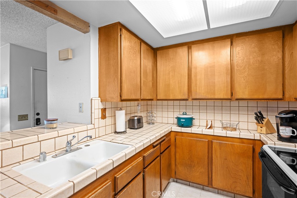 23 Country Mile Road Property Photo 7