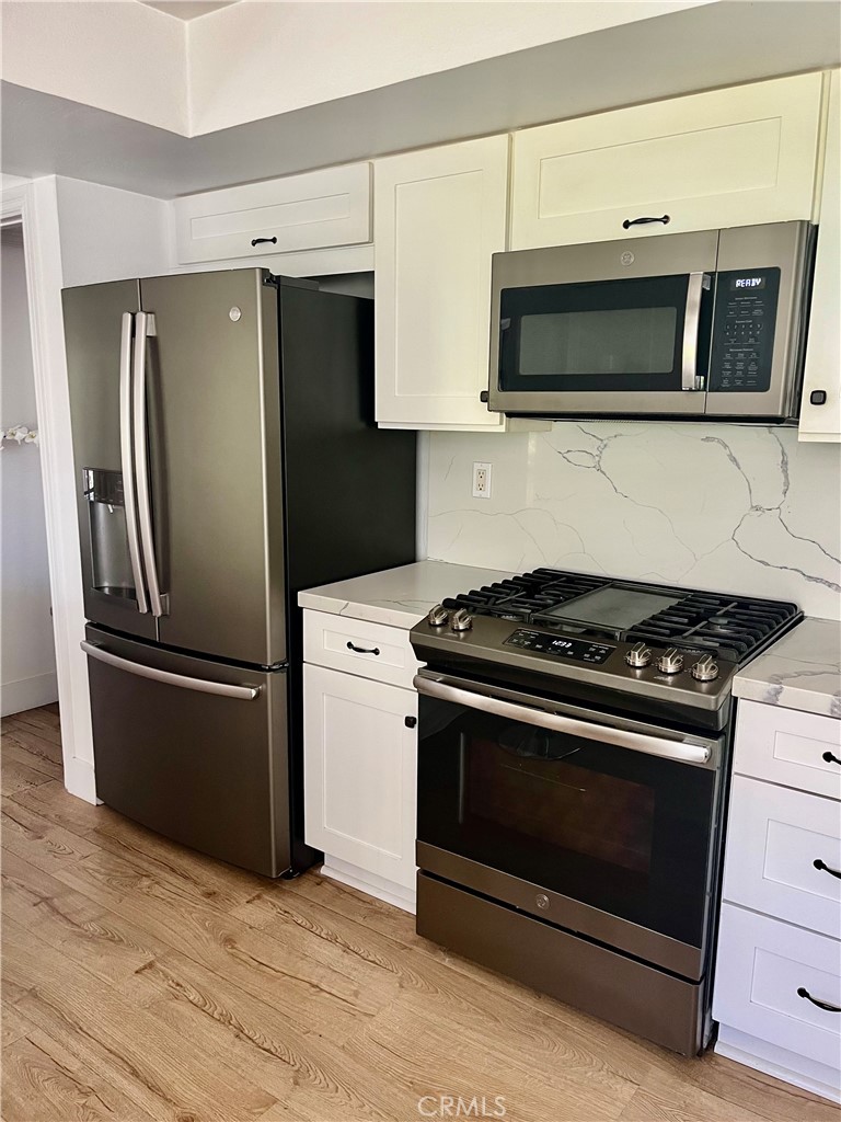 28072 Klamath Court Property Photo 8