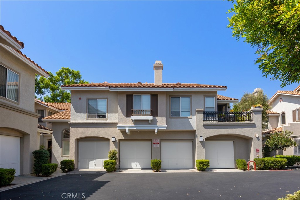 230 California Court Property Photo 2