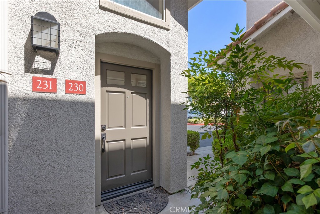 230 California Court Property Photo 4