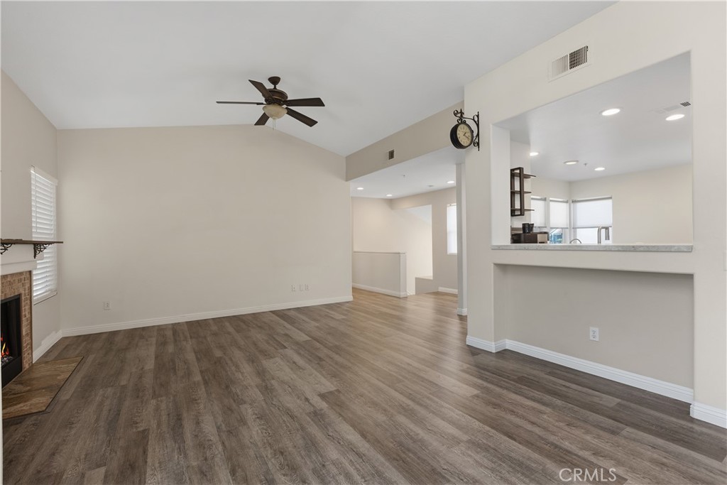 230 California Court Property Photo 7