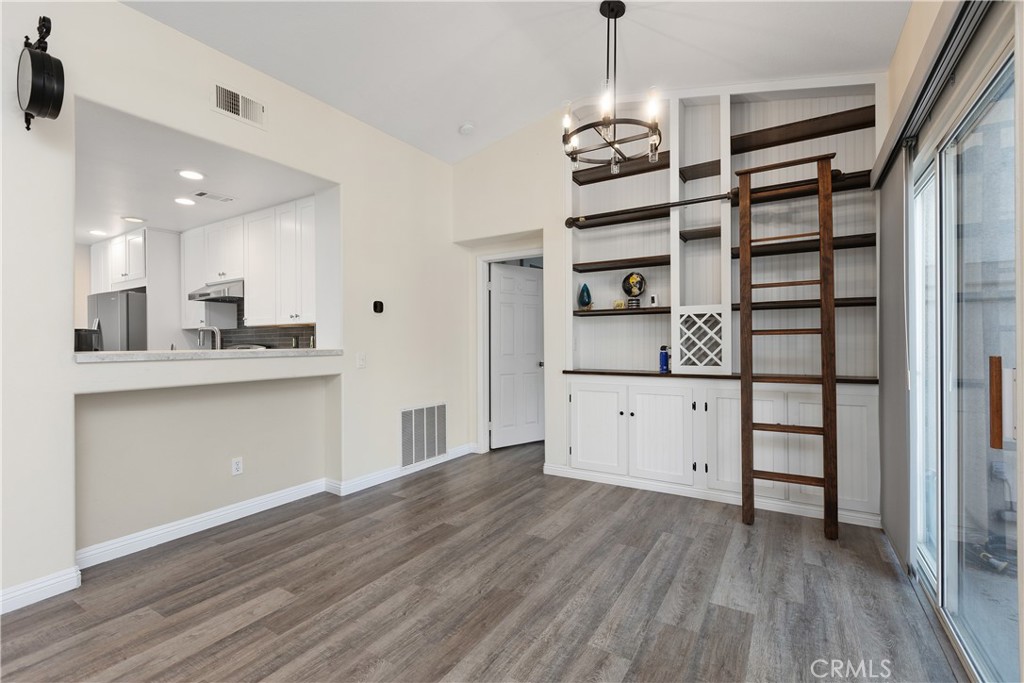 230 California Court Property Photo 12