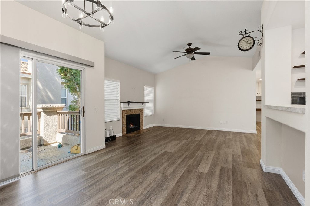 230 California Court Property Photo 14