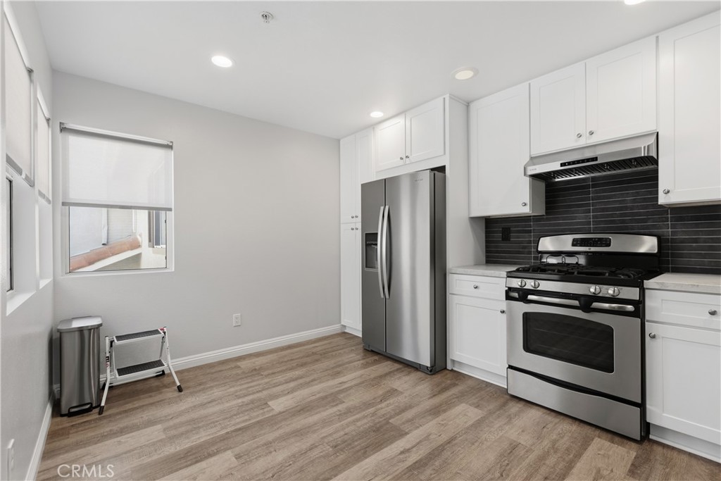 230 California Court Property Photo 15