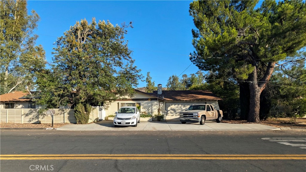 42151 Crest Property Photo 1