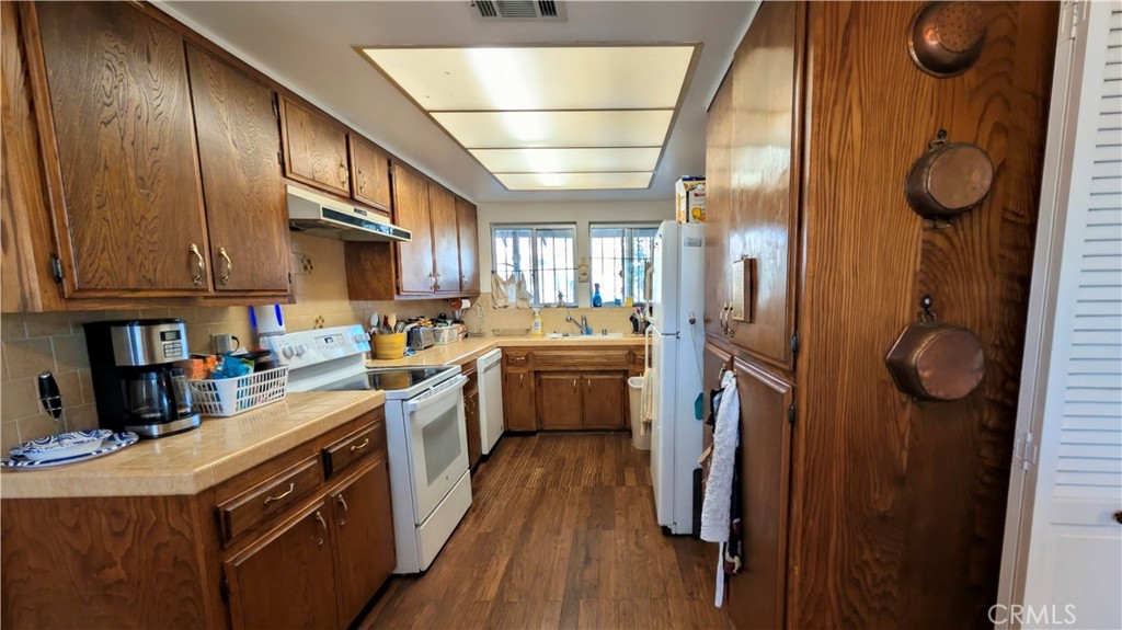 42151 Crest Property Photo 6