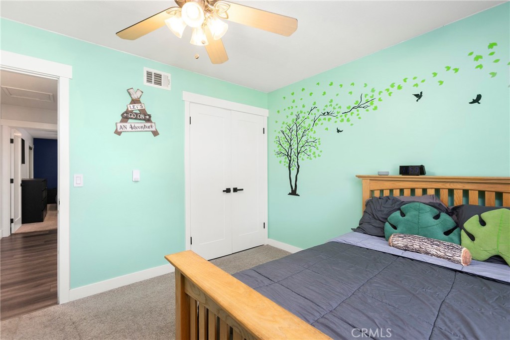 3238 W Ravenswood Property Photo 13