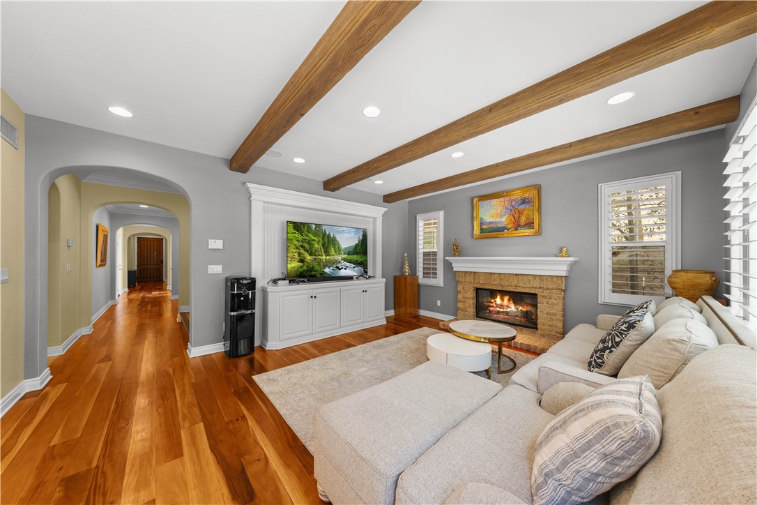 52 Winding Way Property Photo 9