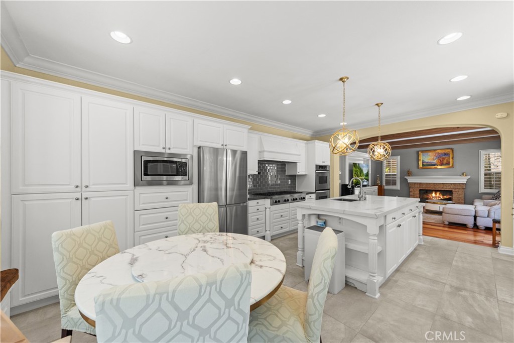 52 Winding Way Property Photo 13