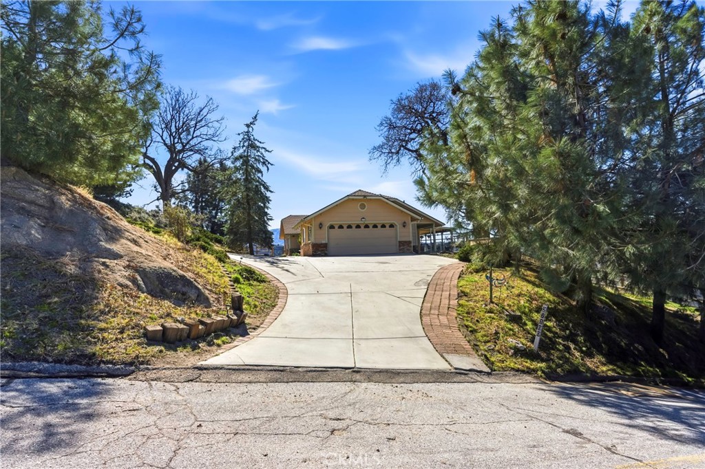 27100 Barkes Property Photo 3