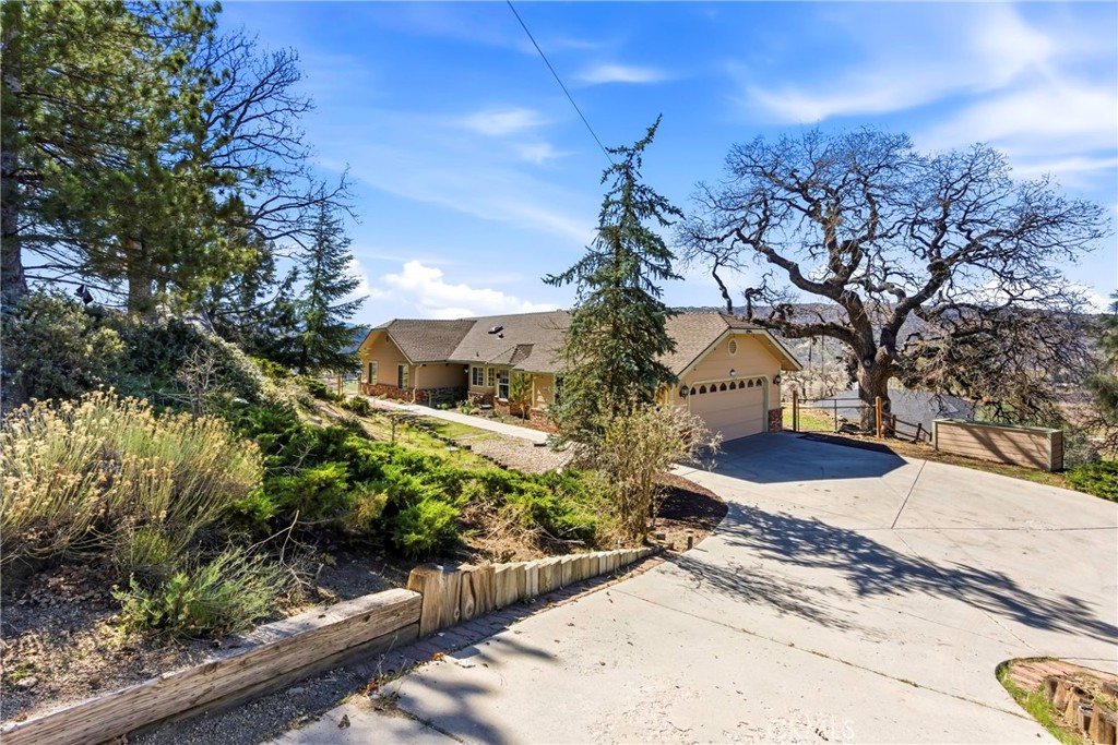 27100 Barkes Property Photo 6