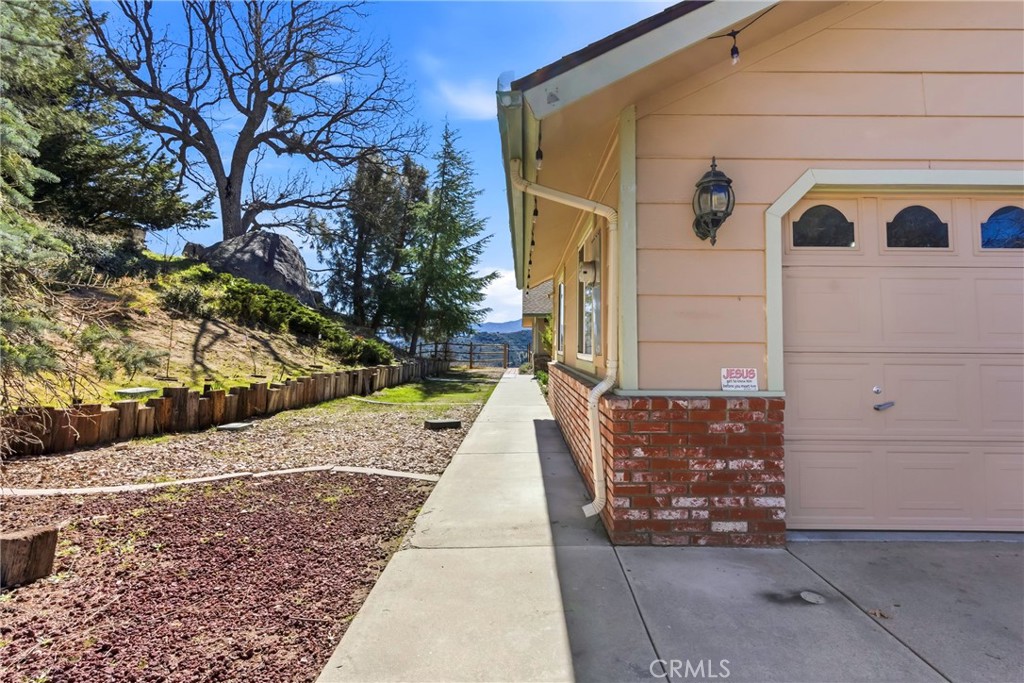 27100 Barkes Property Photo 7