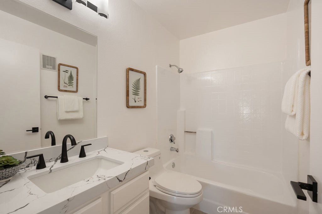 550 Orange 421 Property Photo 18