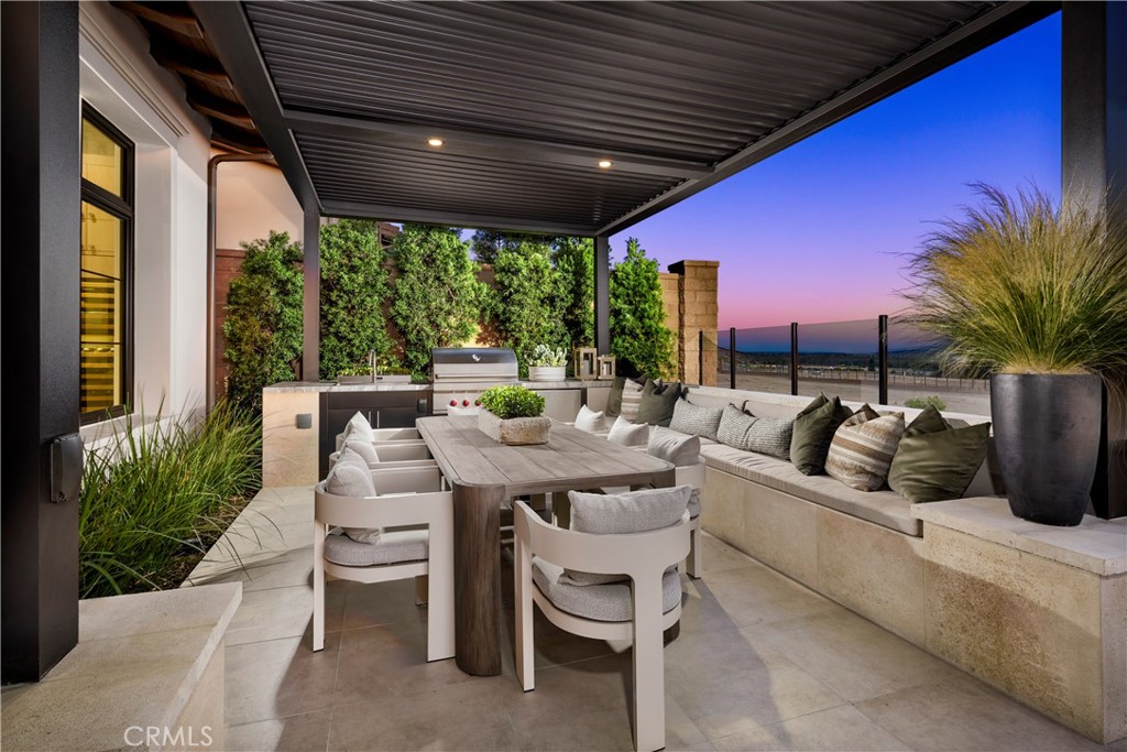516 Sahara Property Photo 3