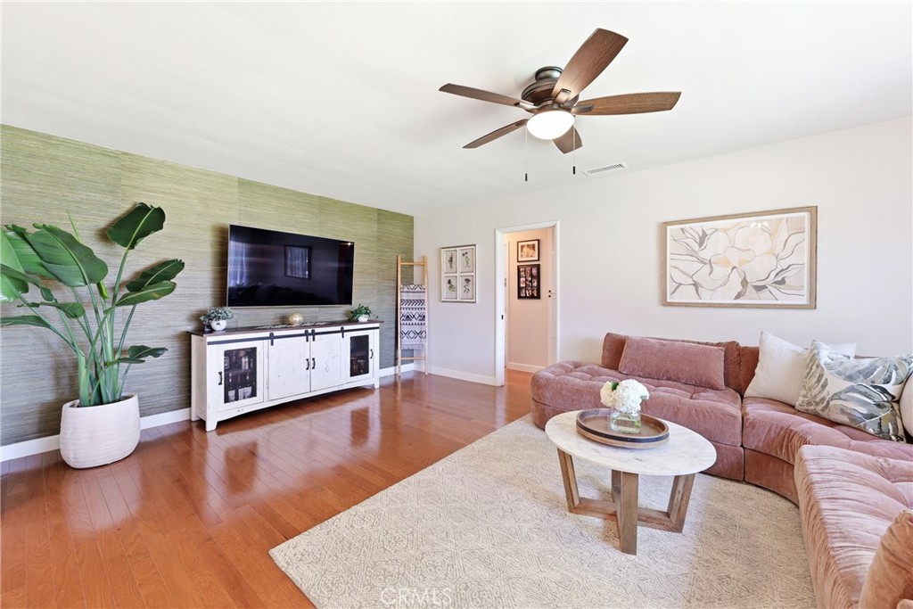 1206 West 18th Street Property Photo 6