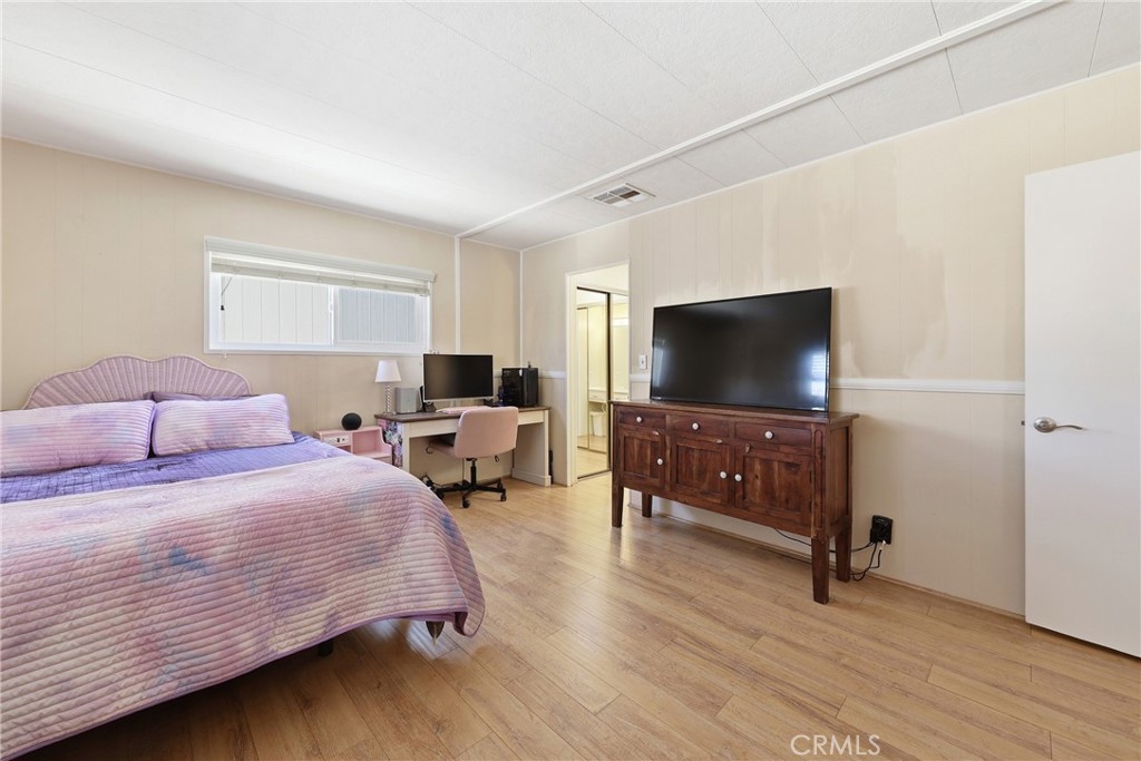 1201 W Valencia Drive 69 Property Photo 15