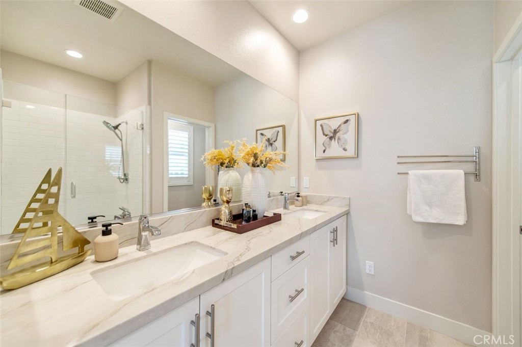 123 Tenor Property Photo 17