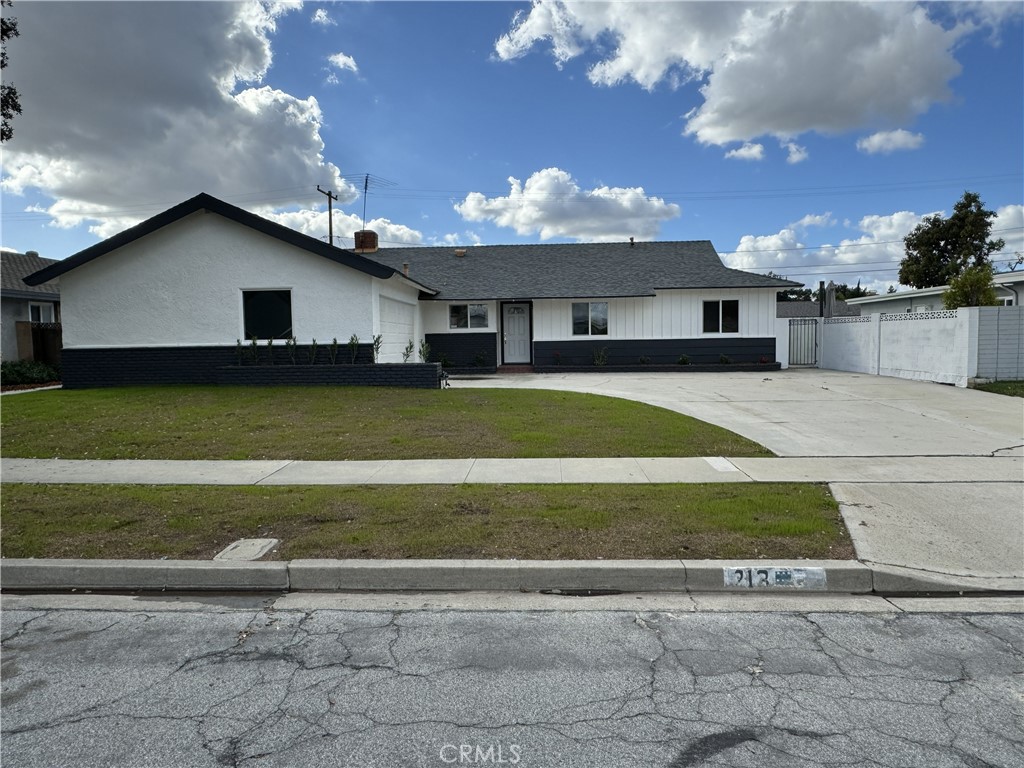 213 N Royal Property Photo 1