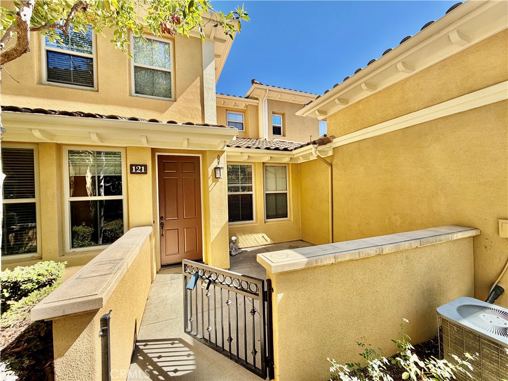 121 Chantilly Property Photo 1