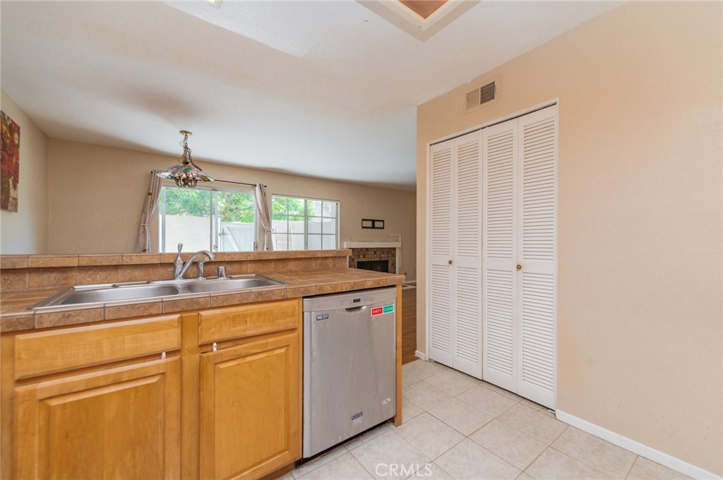107 Oxford 34 Property Photo 3