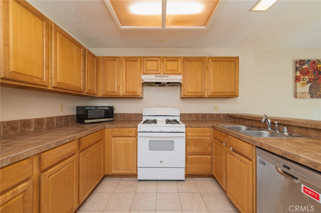 107 Oxford 34 Property Photo 4