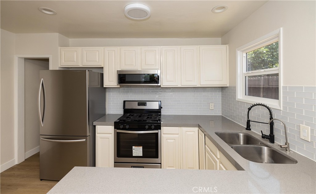 8022 Artesia Property Photo 4