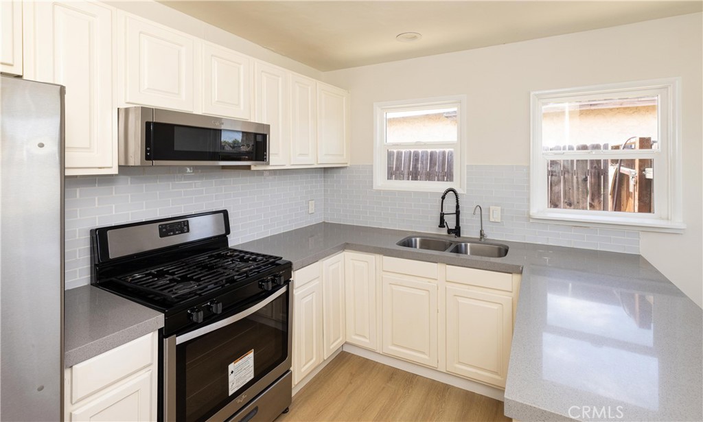8022 Artesia Property Photo 5