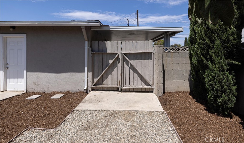 8022 Artesia Property Photo 28
