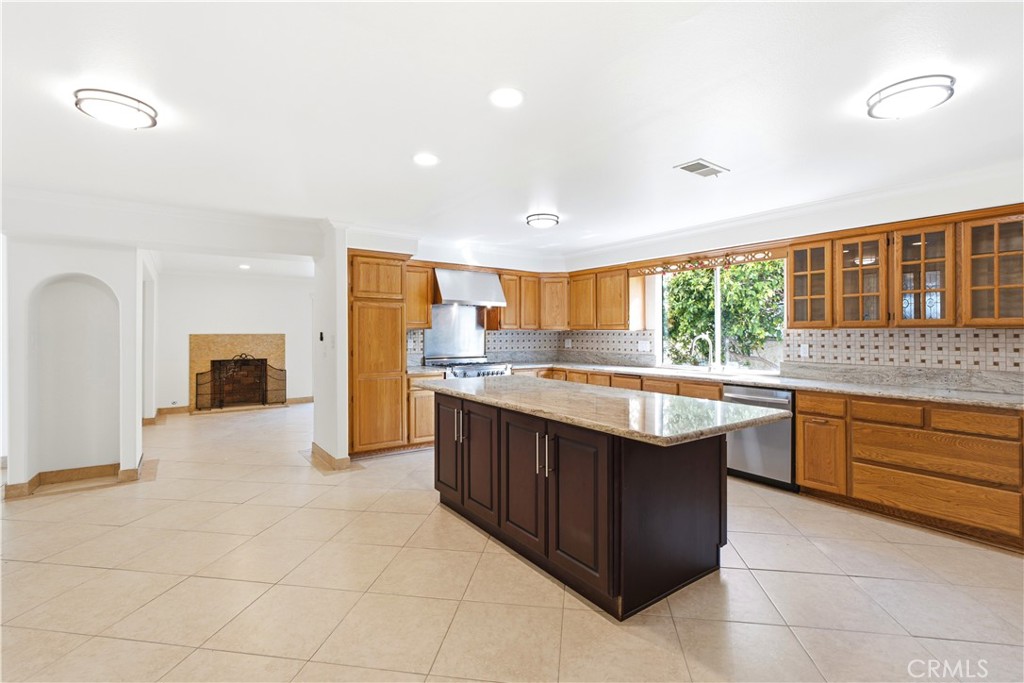 14902 Dahlquist Property Photo 6