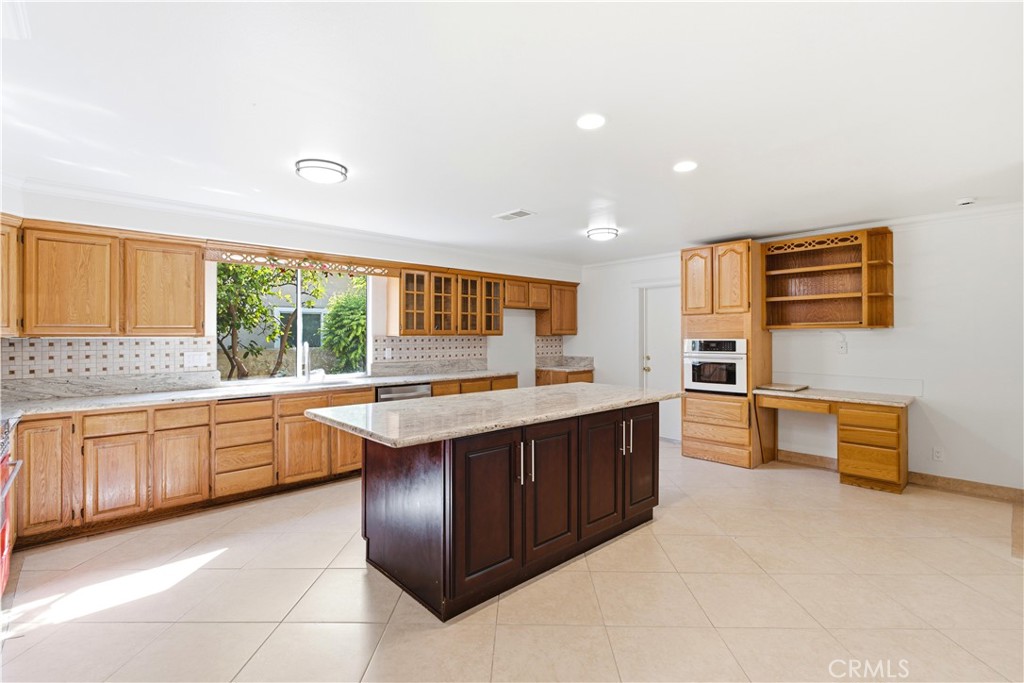 14902 Dahlquist Property Photo 7