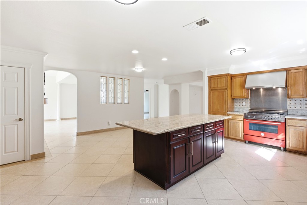14902 Dahlquist Property Photo 8