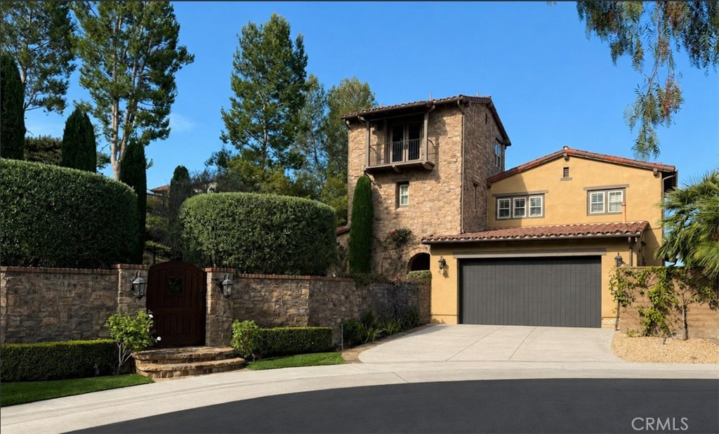 17 Sandalo Court Property Photo 1