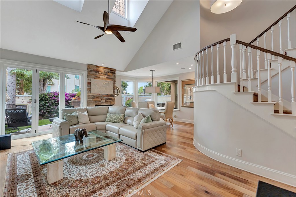 6111 Greenbrier Drive Property Photo 6