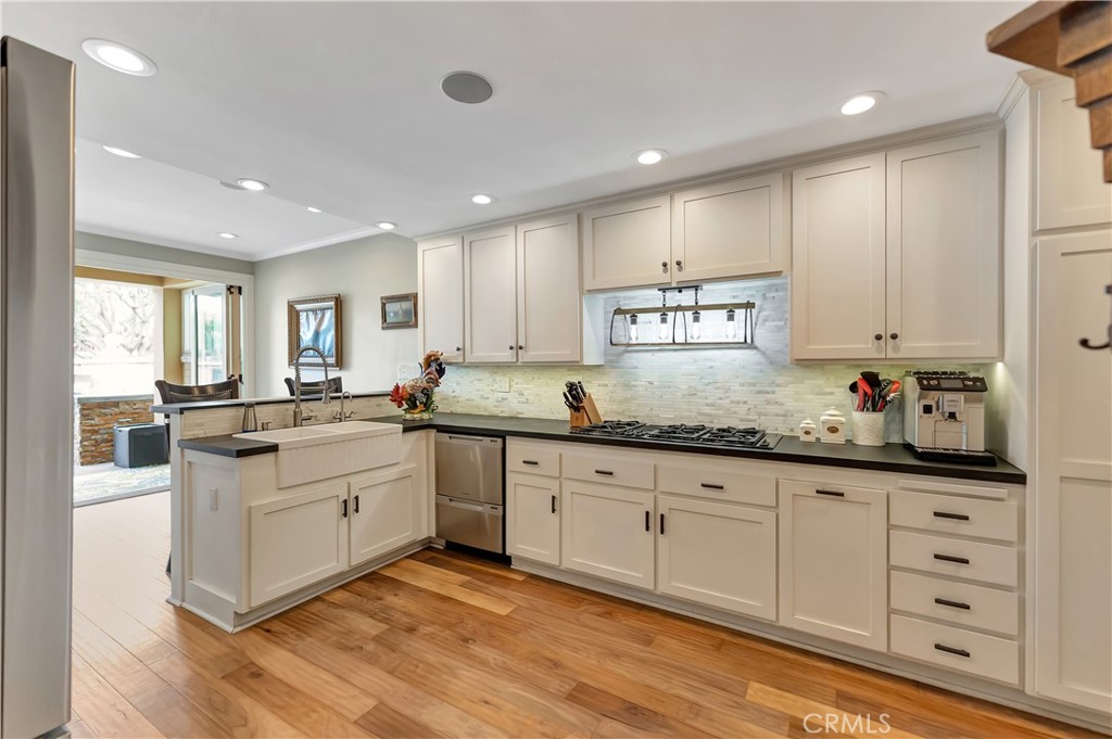 6111 Greenbrier Drive Property Photo 12