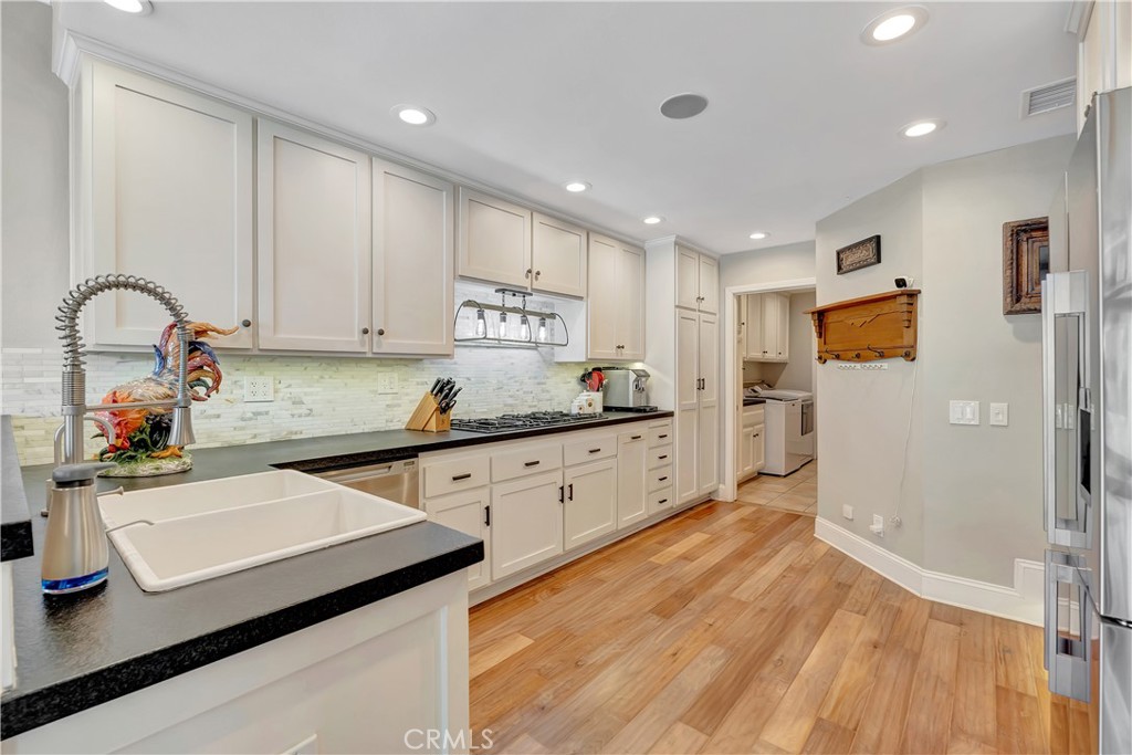 6111 Greenbrier Drive Property Photo 17