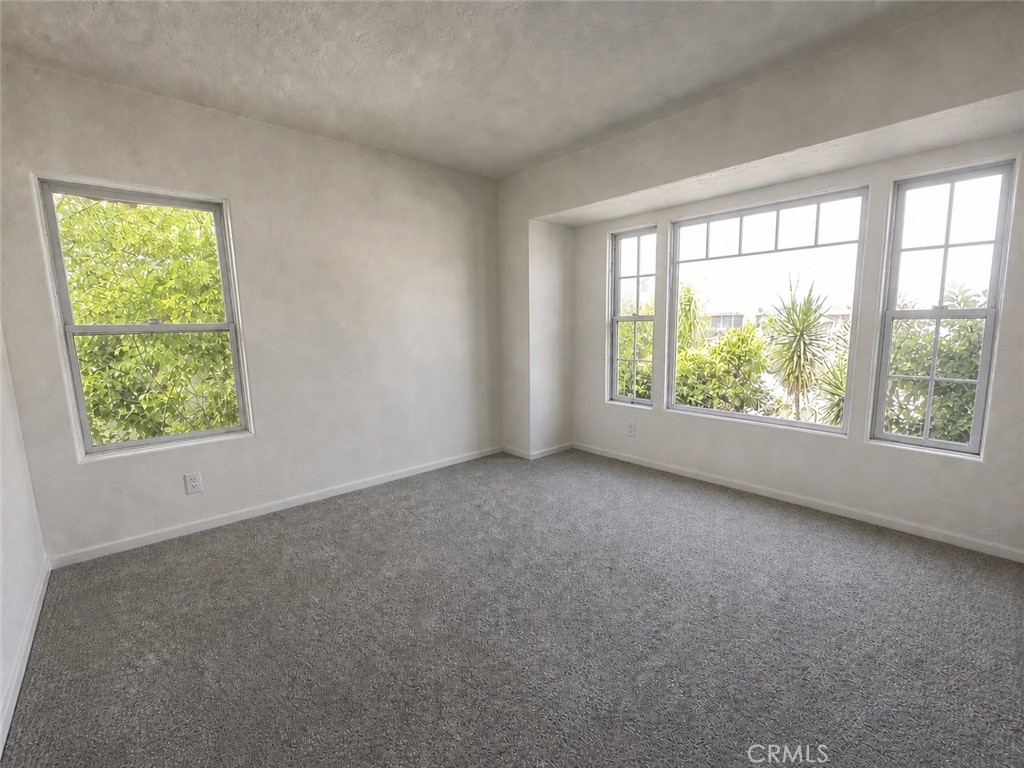 2536 Montclair Property Photo 5