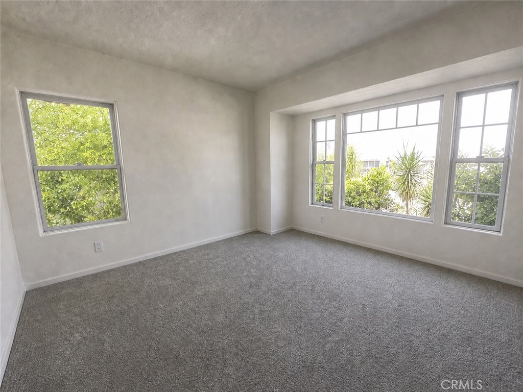 2536 Montclair Property Photo 8