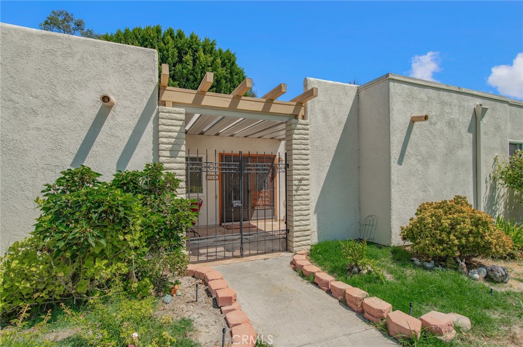 2363 Via Mariposa E C Property Photo 1
