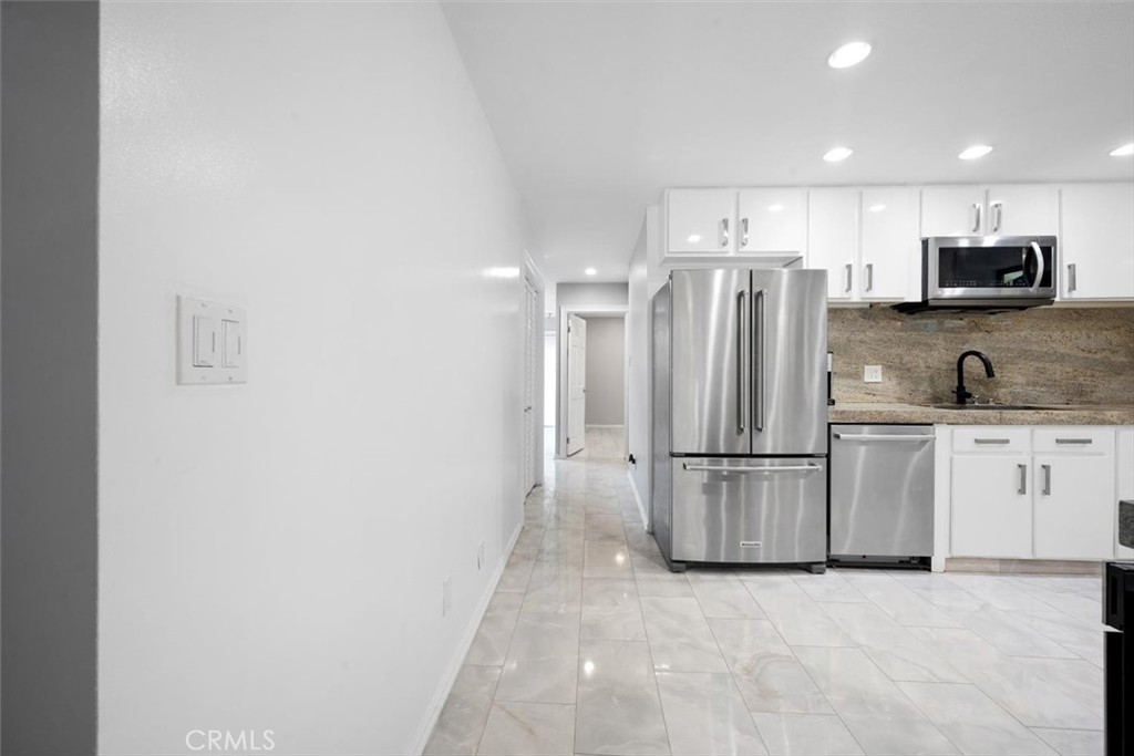 905 Dickson 1 Property Photo 12