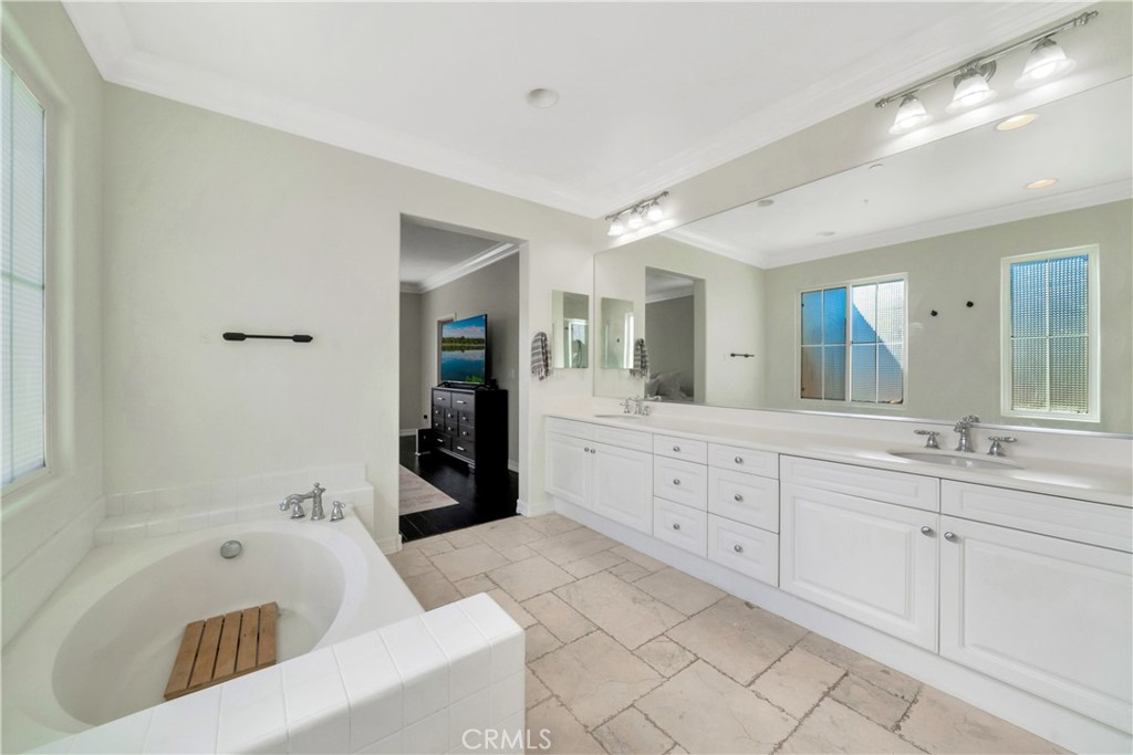 1 Via Santander Property Photo 33