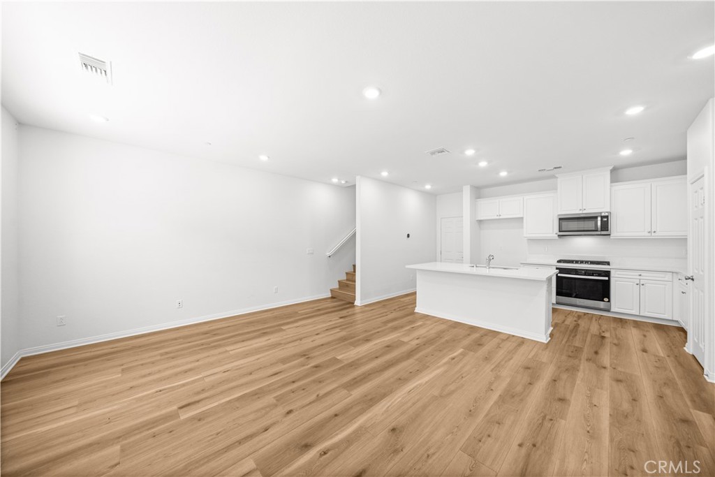 3923 E Carmel Privado Property Photo 3