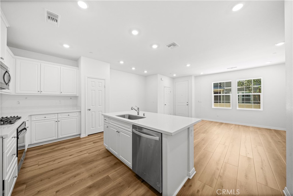 3923 E Carmel Privado Property Photo 4
