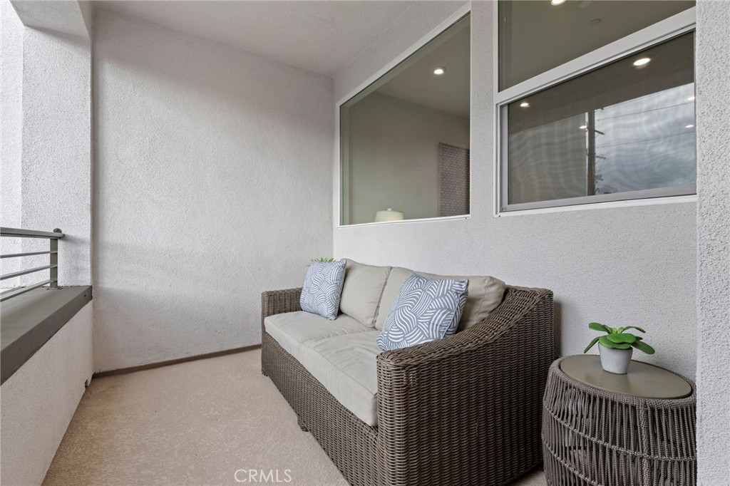 585 S Lyon Property Photo 1