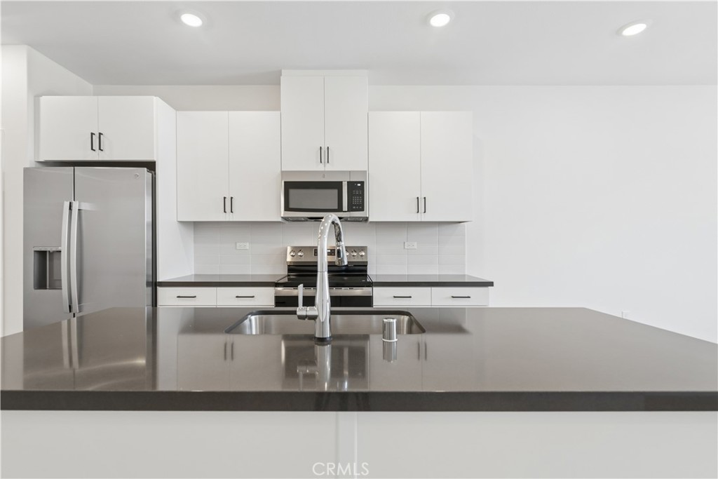 16062 York Drive Property Photo 2