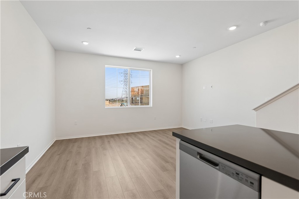 16062 York Drive Property Photo 4